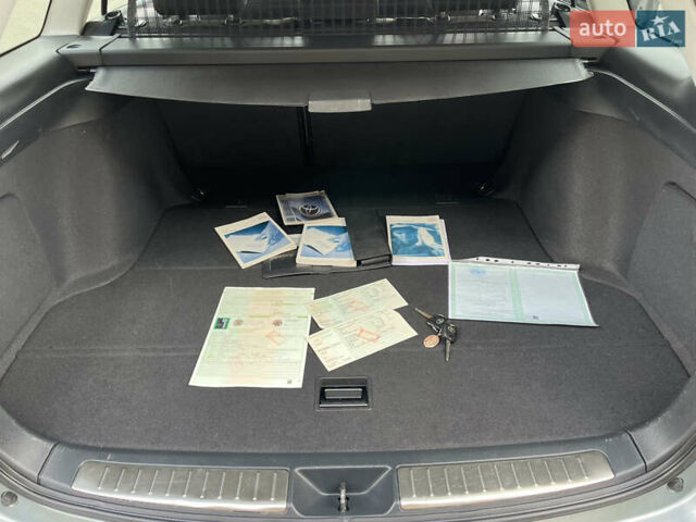 Сірий Тойота Авенсіс, об'ємом двигуна 1.8 л та пробігом 233 тис. км за 7700 $, фото 55 на Automoto.ua