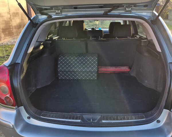 Серый Тойота Авенсис, объемом двигателя 2.23 л и пробегом 280 тыс. км за 5500 $, фото 10 на Automoto.ua