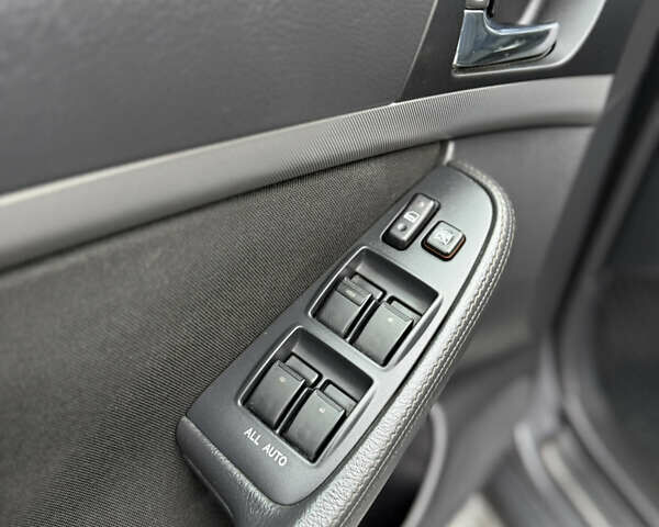 Серый Тойота Авенсис, объемом двигателя 2 л и пробегом 194 тыс. км за 7800 $, фото 82 на Automoto.ua