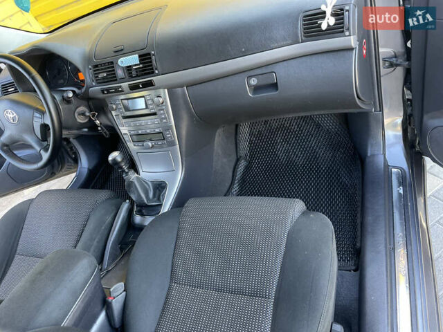 Сірий Тойота Авенсіс, об'ємом двигуна 2 л та пробігом 295 тис. км за 6700 $, фото 26 на Automoto.ua