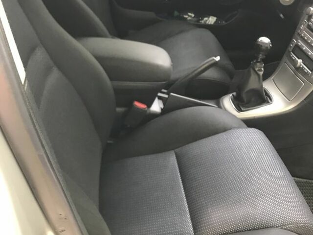 Серый Тойота Авенсис, объемом двигателя 2 л и пробегом 270 тыс. км за 7100 $, фото 16 на Automoto.ua