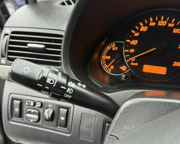 Серый Тойота Авенсис, объемом двигателя 2 л и пробегом 194 тыс. км за 7800 $, фото 111 на Automoto.ua