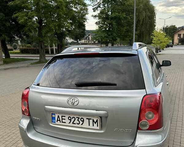 Серый Тойота Авенсис, объемом двигателя 1.8 л и пробегом 310 тыс. км за 5900 $, фото 5 на Automoto.ua