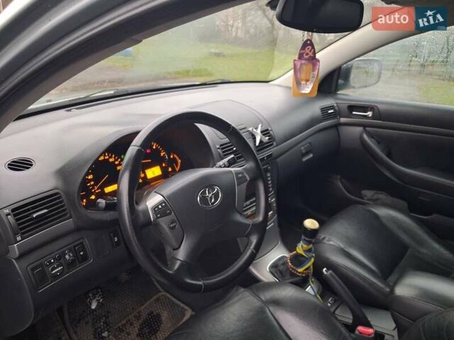 Серый Тойота Авенсис, объемом двигателя 2.23 л и пробегом 300 тыс. км за 4300 $, фото 15 на Automoto.ua