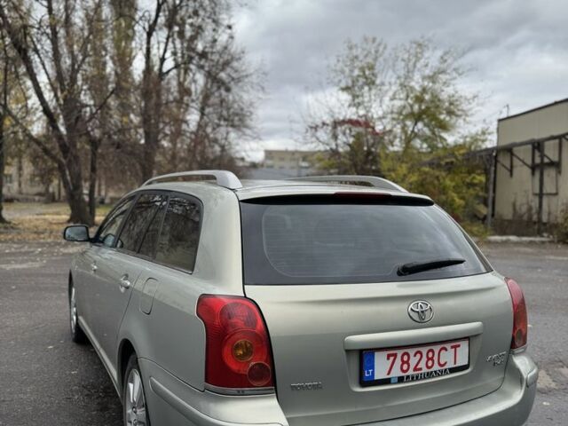 Серый Тойота Авенсис, объемом двигателя 2.2 л и пробегом 300 тыс. км за 2800 $, фото 5 на Automoto.ua