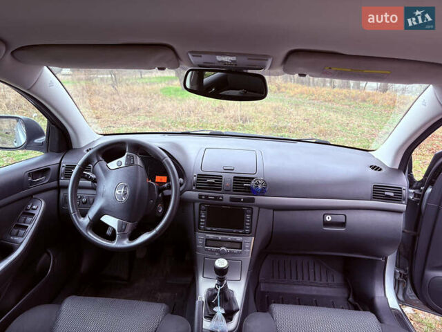 Серый Тойота Авенсис, объемом двигателя 2.2 л и пробегом 229 тыс. км за 6200 $, фото 11 на Automoto.ua