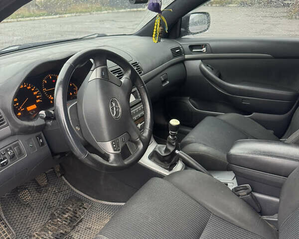 Серый Тойота Авенсис, объемом двигателя 2.2 л и пробегом 367 тыс. км за 6800 $, фото 14 на Automoto.ua