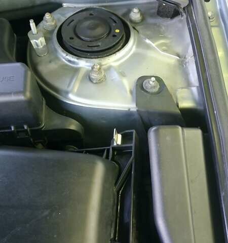 Сірий Тойота Авенсіс, об'ємом двигуна 2 л та пробігом 409 тис. км за 7000 $, фото 36 на Automoto.ua