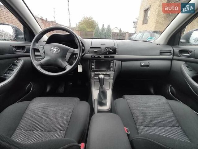 Серый Тойота Авенсис, объемом двигателя 1.8 л и пробегом 205 тыс. км за 7650 $, фото 19 на Automoto.ua