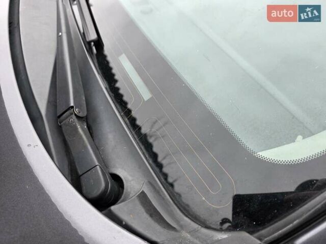 Серый Тойота Авенсис, объемом двигателя 2.2 л и пробегом 340 тыс. км за 3999 $, фото 6 на Automoto.ua