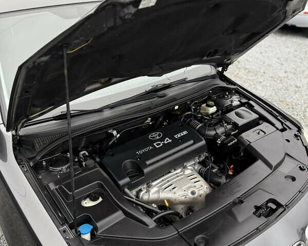 Серый Тойота Авенсис, объемом двигателя 2 л и пробегом 194 тыс. км за 7800 $, фото 74 на Automoto.ua