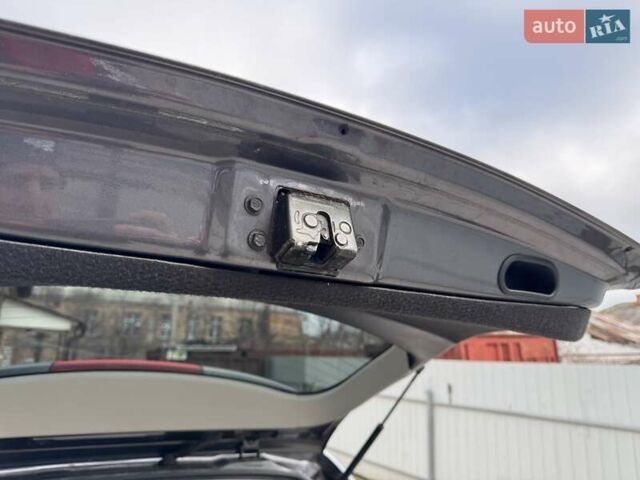 Серый Тойота Авенсис, объемом двигателя 2.23 л и пробегом 340 тыс. км за 4500 $, фото 11 на Automoto.ua