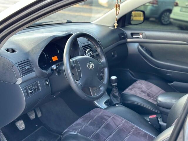 Серый Тойота Авенсис, объемом двигателя 2 л и пробегом 309 тыс. км за 7290 $, фото 16 на Automoto.ua