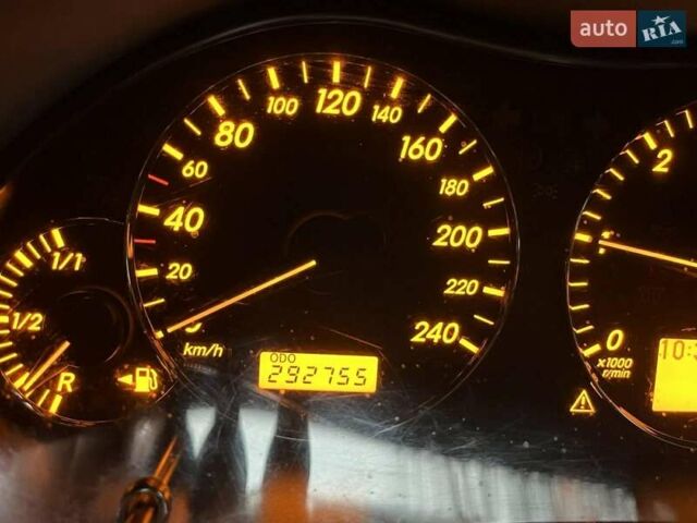 Сірий Тойота Авенсіс, об'ємом двигуна 2 л та пробігом 292 тис. км за 6700 $, фото 3 на Automoto.ua