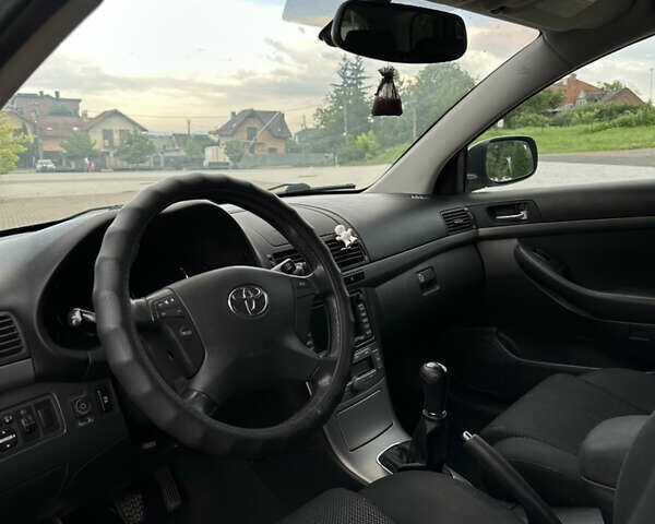 Серый Тойота Авенсис, объемом двигателя 1.8 л и пробегом 310 тыс. км за 5900 $, фото 13 на Automoto.ua