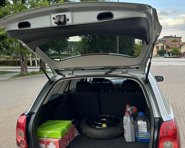 Серый Тойота Авенсис, объемом двигателя 1.8 л и пробегом 310 тыс. км за 5900 $, фото 8 на Automoto.ua