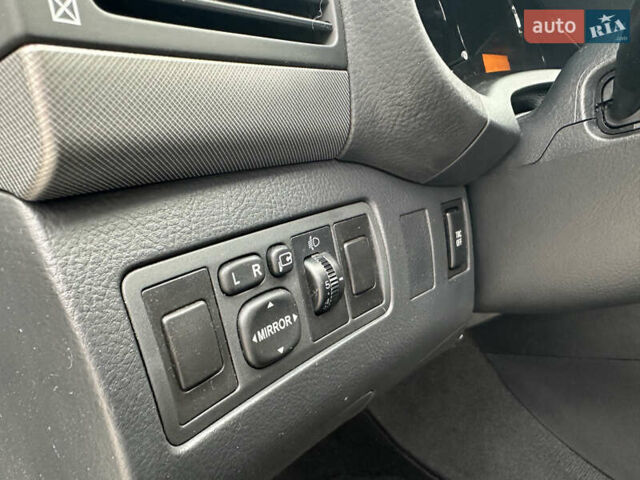 Серый Тойота Авенсис, объемом двигателя 1.8 л и пробегом 203 тыс. км за 7499 $, фото 18 на Automoto.ua