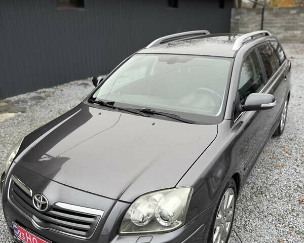 Серый Тойота Авенсис, объемом двигателя 2 л и пробегом 194 тыс. км за 7800 $, фото 4 на Automoto.ua