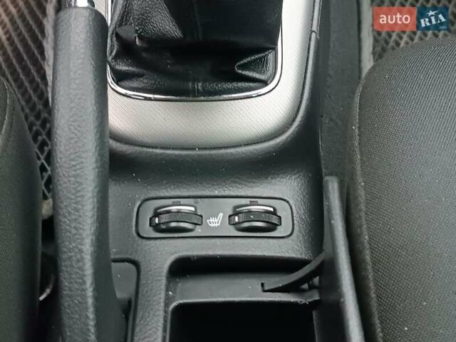 Сірий Тойота Авенсіс, об'ємом двигуна 2 л та пробігом 353 тис. км за 6450 $, фото 29 на Automoto.ua