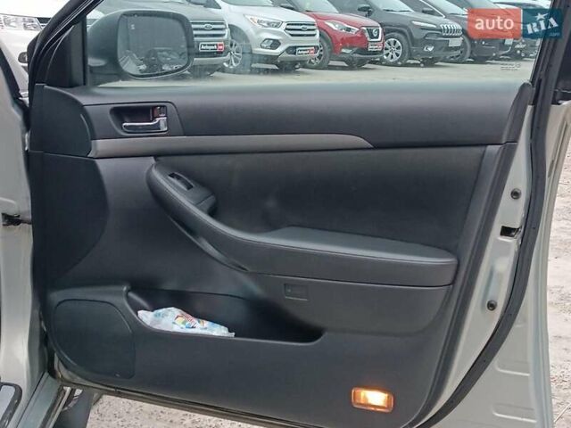 Сірий Тойота Авенсіс, об'ємом двигуна 2 л та пробігом 353 тис. км за 6450 $, фото 32 на Automoto.ua