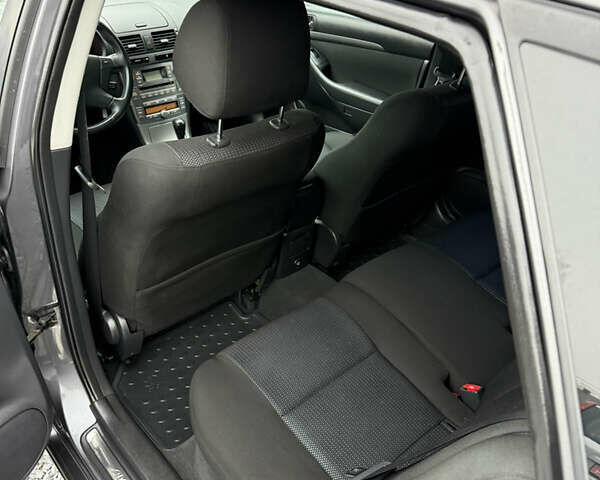 Серый Тойота Авенсис, объемом двигателя 2 л и пробегом 194 тыс. км за 7800 $, фото 88 на Automoto.ua