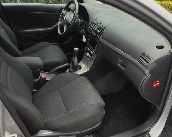 Серый Тойота Авенсис, объемом двигателя 1.8 л и пробегом 205 тыс. км за 7650 $, фото 21 на Automoto.ua