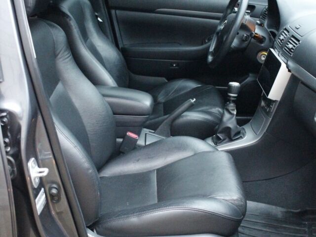 Серый Тойота Авенсис, объемом двигателя 2 л и пробегом 300 тыс. км за 8200 $, фото 10 на Automoto.ua