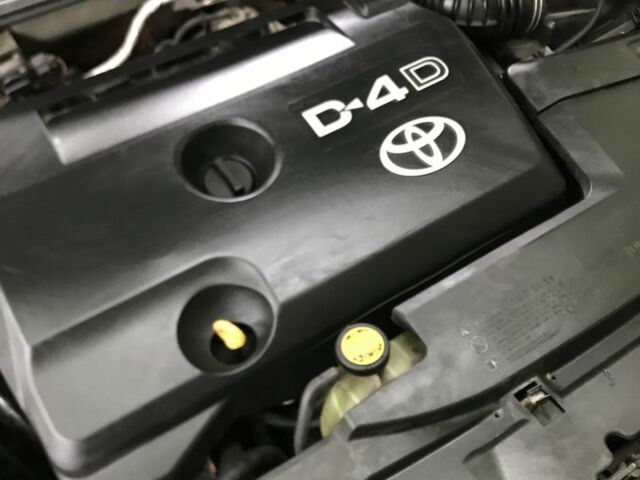 Серый Тойота Авенсис, объемом двигателя 2 л и пробегом 270 тыс. км за 7100 $, фото 4 на Automoto.ua