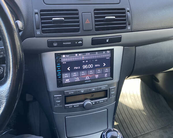 Серый Тойота Авенсис, объемом двигателя 2 л и пробегом 260 тыс. км за 6500 $, фото 14 на Automoto.ua