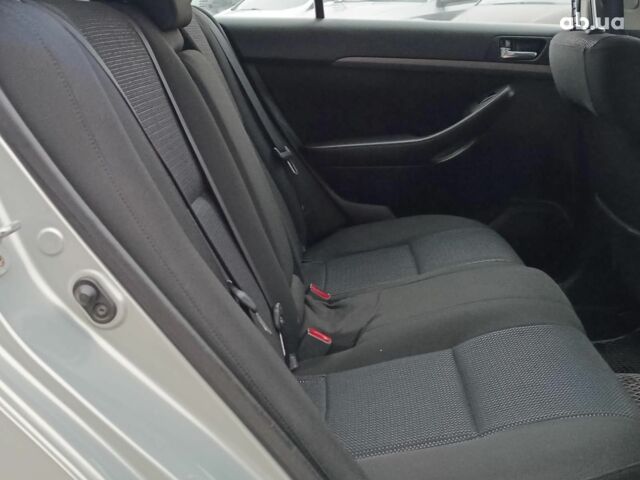Серый Тойота Авенсис, объемом двигателя 2 л и пробегом 353 тыс. км за 6450 $, фото 38 на Automoto.ua