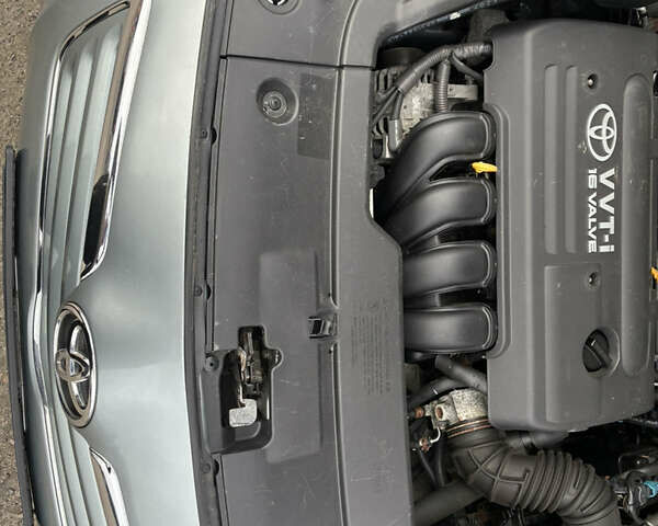 Серый Тойота Авенсис, объемом двигателя 1.79 л и пробегом 210 тыс. км за 7300 $, фото 10 на Automoto.ua