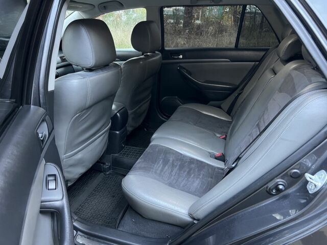 Серый Тойота Авенсис, объемом двигателя 1.8 л и пробегом 315 тыс. км за 5900 $, фото 17 на Automoto.ua