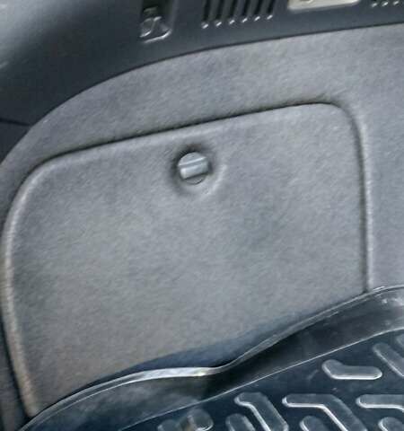 Сірий Тойота Авенсіс, об'ємом двигуна 2 л та пробігом 409 тис. км за 7000 $, фото 77 на Automoto.ua