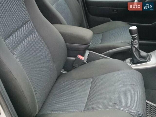 Сірий Тойота Авенсіс, об'ємом двигуна 2 л та пробігом 353 тис. км за 6450 $, фото 34 на Automoto.ua