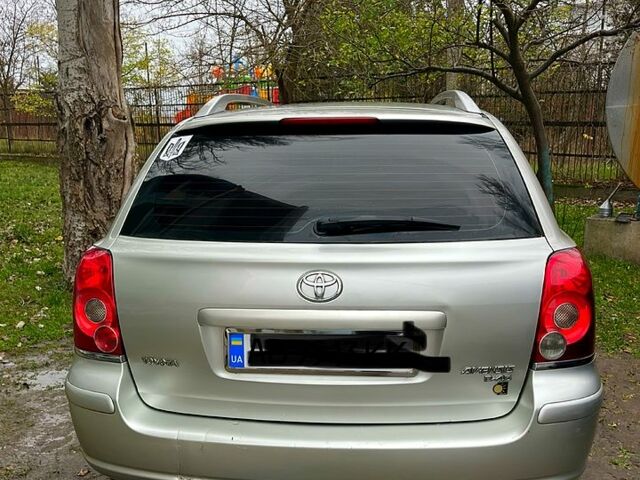 Серый Тойота Авенсис, объемом двигателя 2 л и пробегом 290 тыс. км за 6750 $, фото 1 на Automoto.ua