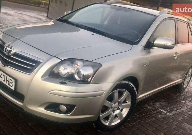 Серый Тойота Авенсис, объемом двигателя 2.2 л и пробегом 240 тыс. км за 6000 $, фото 4 на Automoto.ua