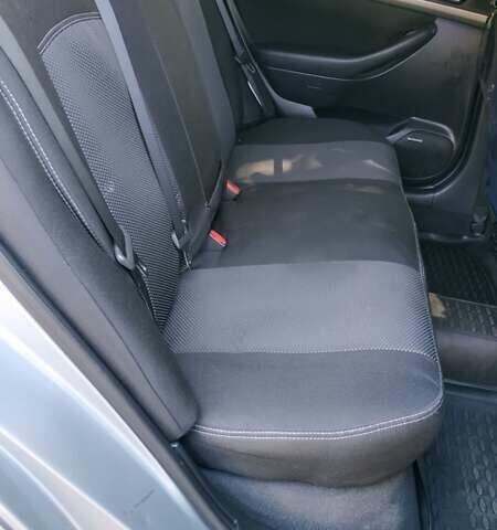 Сірий Тойота Авенсіс, об'ємом двигуна 2 л та пробігом 409 тис. км за 7000 $, фото 84 на Automoto.ua