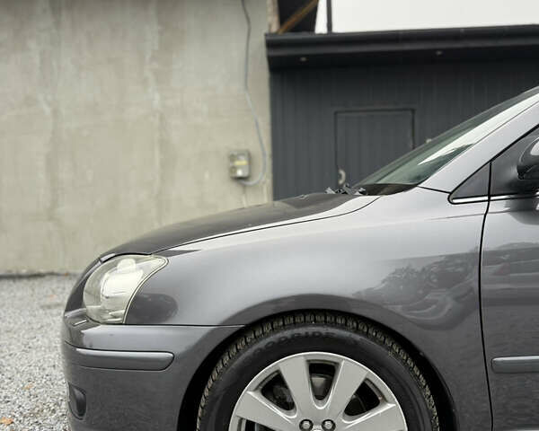 Серый Тойота Авенсис, объемом двигателя 2 л и пробегом 194 тыс. км за 7800 $, фото 27 на Automoto.ua