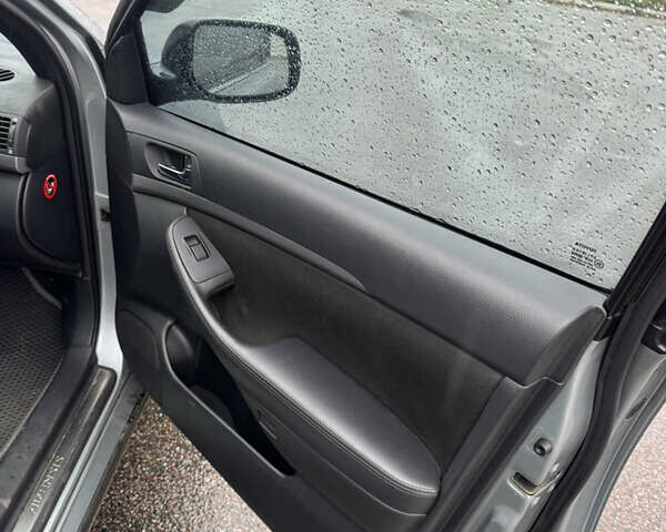 Серый Тойота Авенсис, объемом двигателя 2.2 л и пробегом 367 тыс. км за 6800 $, фото 12 на Automoto.ua