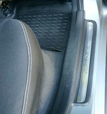 Сірий Тойота Авенсіс, об'ємом двигуна 2 л та пробігом 409 тис. км за 7000 $, фото 83 на Automoto.ua