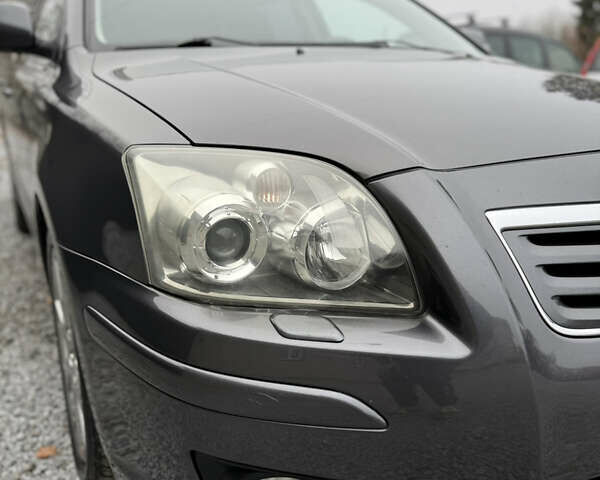Серый Тойота Авенсис, объемом двигателя 2 л и пробегом 194 тыс. км за 7800 $, фото 22 на Automoto.ua