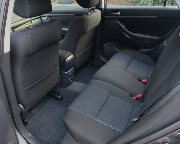 Сірий Тойота Авенсіс, об'ємом двигуна 1.8 л та пробігом 212 тис. км за 7700 $, фото 17 на Automoto.ua