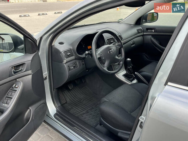 Сірий Тойота Авенсіс, об'ємом двигуна 1.8 л та пробігом 233 тис. км за 7700 $, фото 20 на Automoto.ua