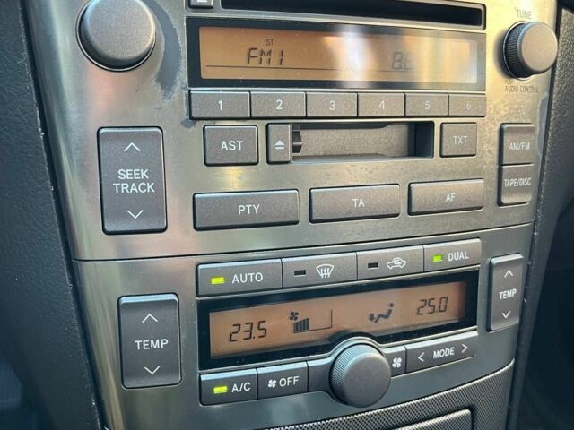 Серый Тойота Авенсис, объемом двигателя 0 л и пробегом 280 тыс. км за 2700 $, фото 8 на Automoto.ua