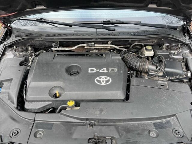 Серый Тойота Авенсис, объемом двигателя 2 л и пробегом 262 тыс. км за 5600 $, фото 7 на Automoto.ua