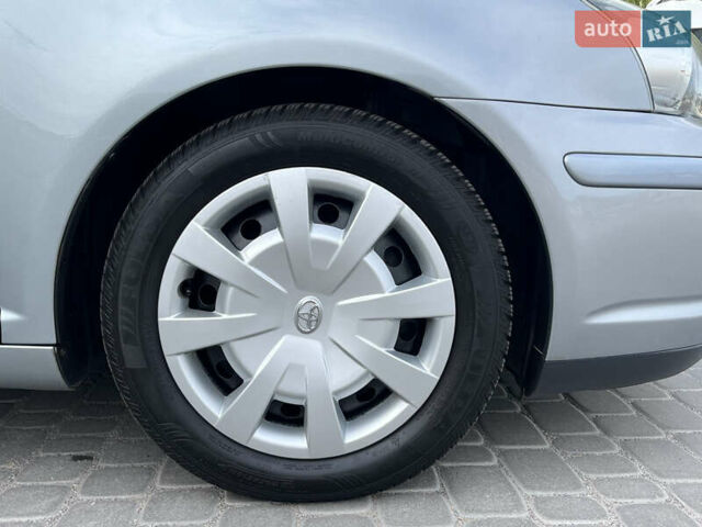 Сірий Тойота Авенсіс, об'ємом двигуна 1.8 л та пробігом 233 тис. км за 7700 $, фото 16 на Automoto.ua