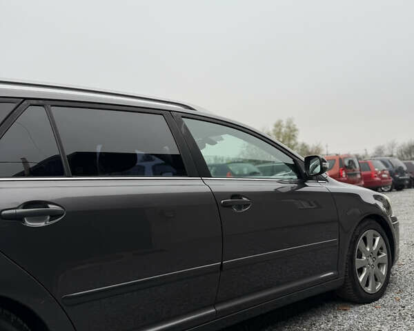 Серый Тойота Авенсис, объемом двигателя 2 л и пробегом 194 тыс. км за 7800 $, фото 32 на Automoto.ua