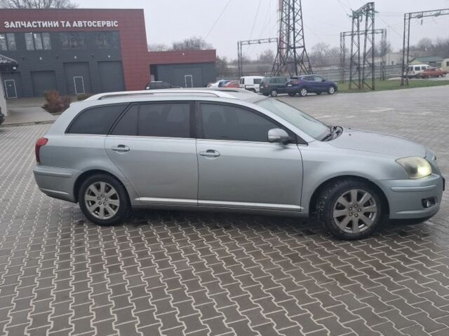 Серый Тойота Авенсис, объемом двигателя 2 л и пробегом 305 тыс. км за 6900 $, фото 3 на Automoto.ua