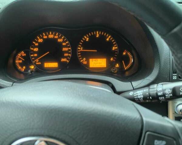 Серый Тойота Авенсис, объемом двигателя 2 л и пробегом 337 тыс. км за 6200 $, фото 12 на Automoto.ua