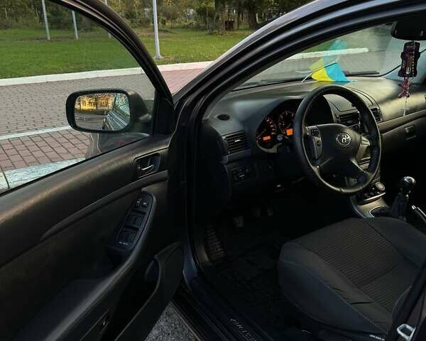 Серый Тойота Авенсис, объемом двигателя 2.23 л и пробегом 245 тыс. км за 5700 $, фото 6 на Automoto.ua